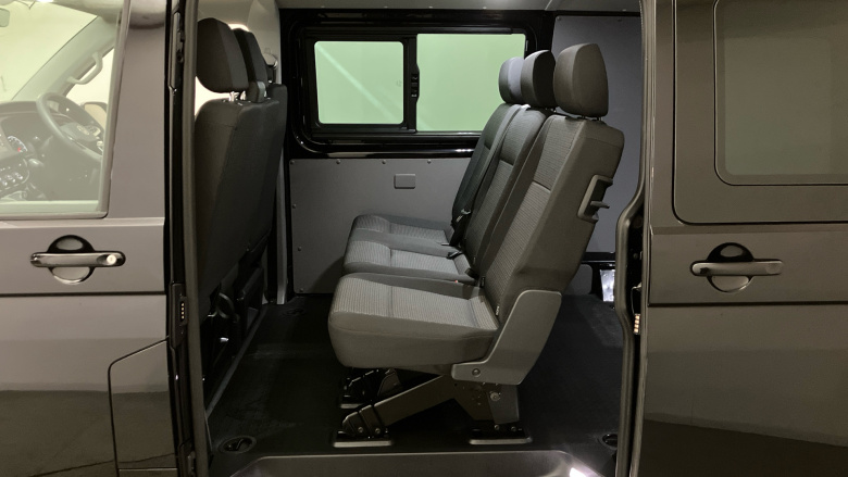 Volkswagen Transporter T32 Lwb Diesel 2.0 TDI 150 Highline Kombi Van DSG